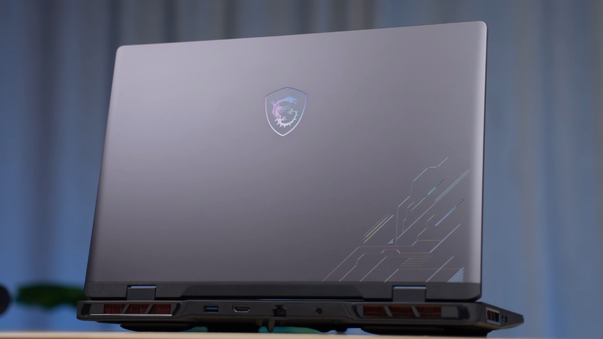 Đánh giá MSI Crosshair 16 HX AI: Vài điểm chưa tốt, nhưng chơi game vẫn ổn định