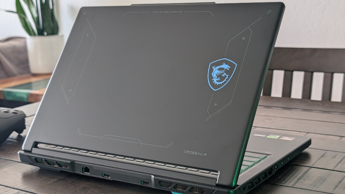 Đánh giá MSI Crosshair A16 HX E8WGK: Tản nhiệt ổn trong thân máy 2.26kg, hiệu năng tốt với Ryzen 9 8940HX và 5070