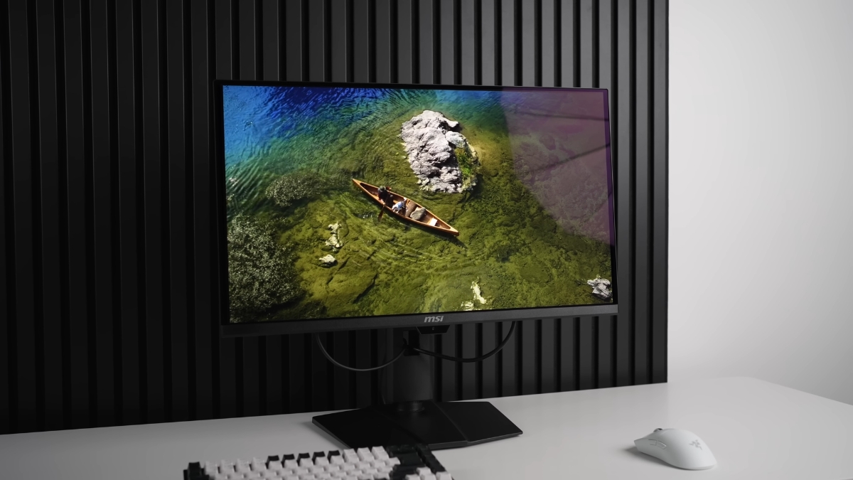 Đánh giá MSI MPG 271QR QD-OLED X50 với tấm nền QD-OLED 27 inch độ phân giải 2,560 x 1,440 và tần số quét 500Hz
