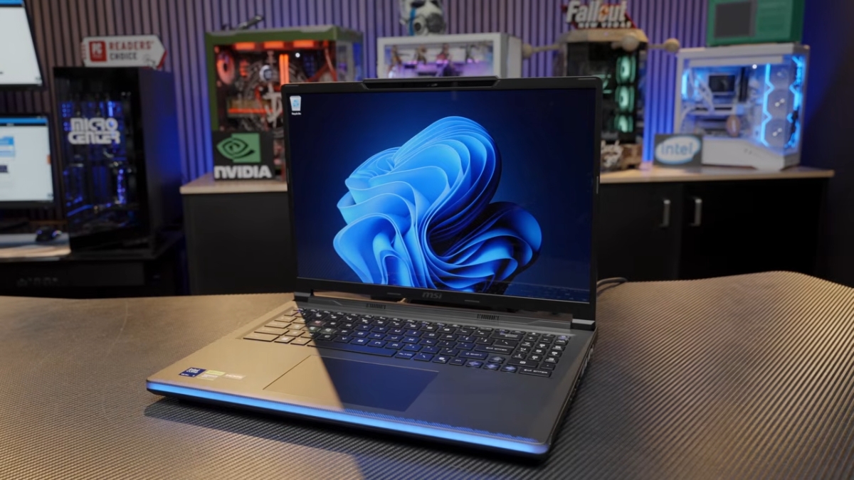 Đánh giá MSI Raider 16 Max HX với màn hình QHD+ OLED 240Hz hiển thị sắc nét