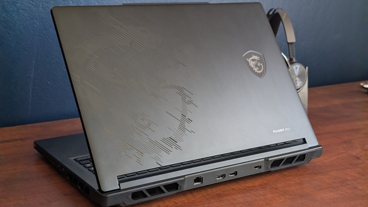 Đánh giá MSI Raider 16 Max HX với thiết kế laptop gaming cao cấp và hiệu năng mạnh mẽ