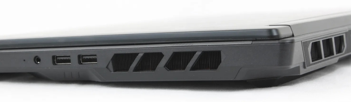 Đánh giá MSI Raider 16 Max HX với hệ thống cổng kết nối đa dạng