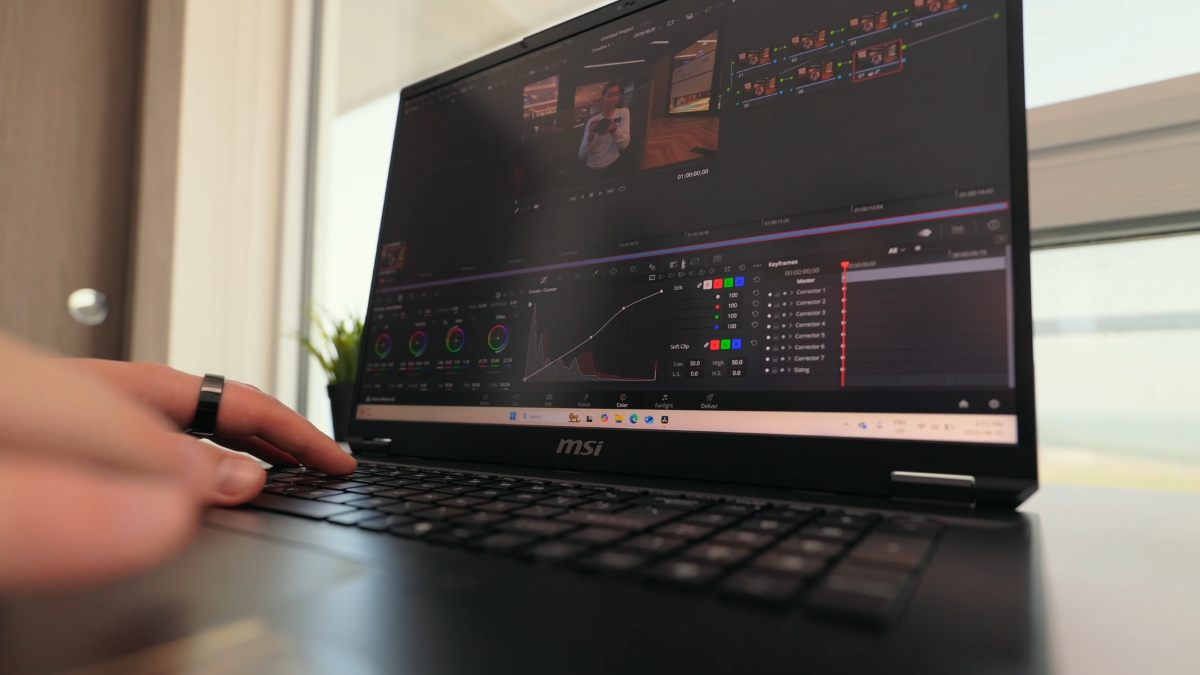 Đánh giá MSI Stealth 18 HX AI – màn hình 18 inch 120Hz, 16:10, gần 4K hiển thị mượt mà và sắc nét.