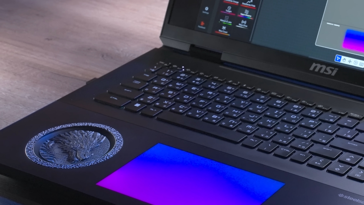 Đánh giá MSI Titan 18 Ultra Dragon Edition – thiết kế đồ sộ với kích thước 404 x 307.5 x (23.8 – 32.05) mm và trọng lượng 3.6kg