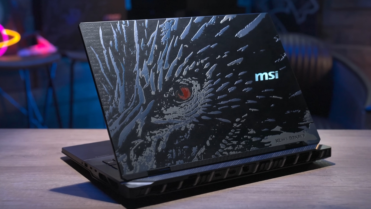 Đánh giá MSI Titan 18 Ultra Dragon Edition – bàn phím SteelSeries RGB cùng touchpad ẩn sáng khi khởi động