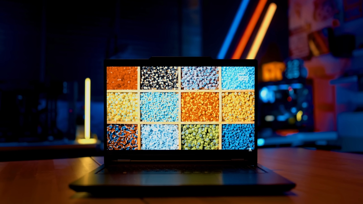 Đánh giá MSI Venture 16 AI A2HMTG màn hình IPS và OLED khác biệt màu sắc tần số quét