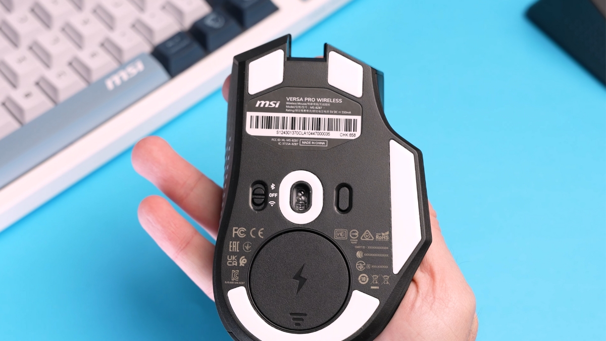 Đánh giá MSI Versa Pro Wireless + Mouse Dock Pro – Đáy chuột với 5 patin PTFE giúp trượt mượt và ổn định