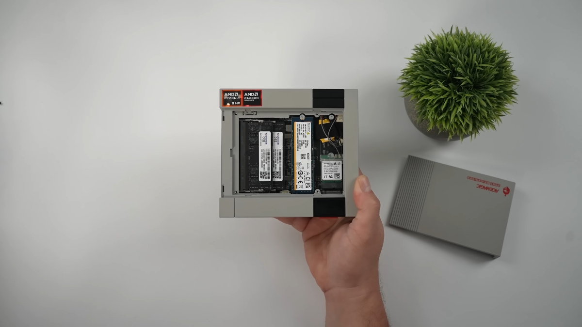 Đánh giá Retro X5 hỗ trợ nâng cấp SSD M.2 PCIe 4.0 và RAM SODIMM