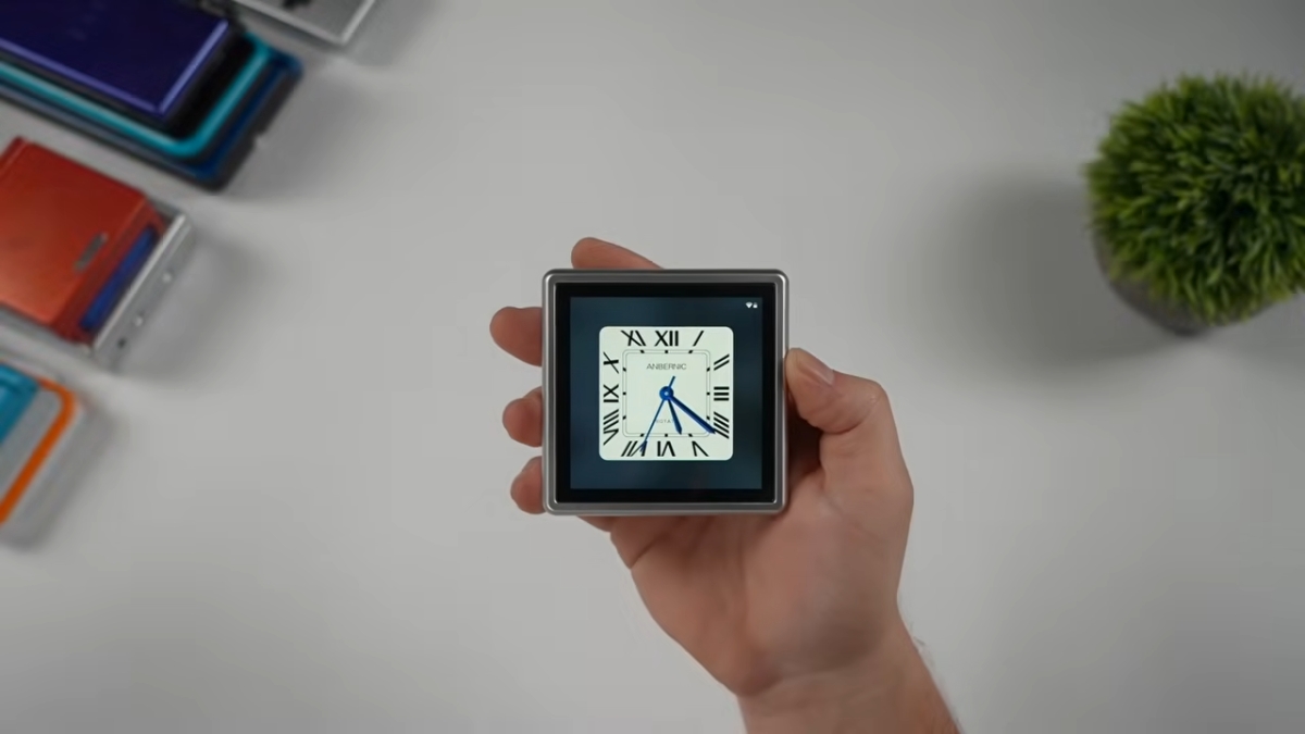 Đánh giá RG Rotate với thiết kế xoay màn hình khác biệt trên máy chơi game cầm tay