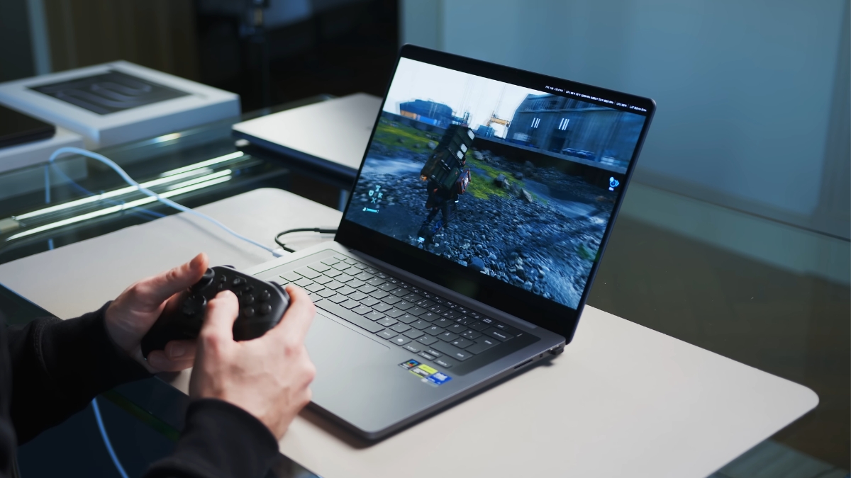 Đánh giá Samsung Galaxy Book6 Ultra với màn hình OLED 2880 x 1800 và tần số quét 120Hz