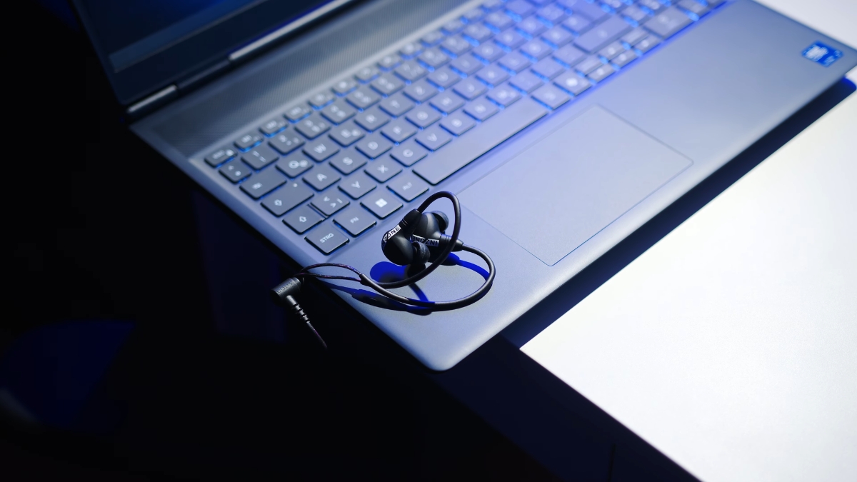 Đánh giá Sony INZONE E9: Tai nghe in-ear có dây nhỏ gọn, hỗ trợ jack 3.5mm và adapter USB-C