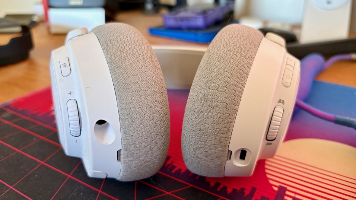 Đánh giá SteelSeries Arctis Nova 7X Gen 2 với đệm tai AirWeave và nhiều nút điều khiển tiện dụng