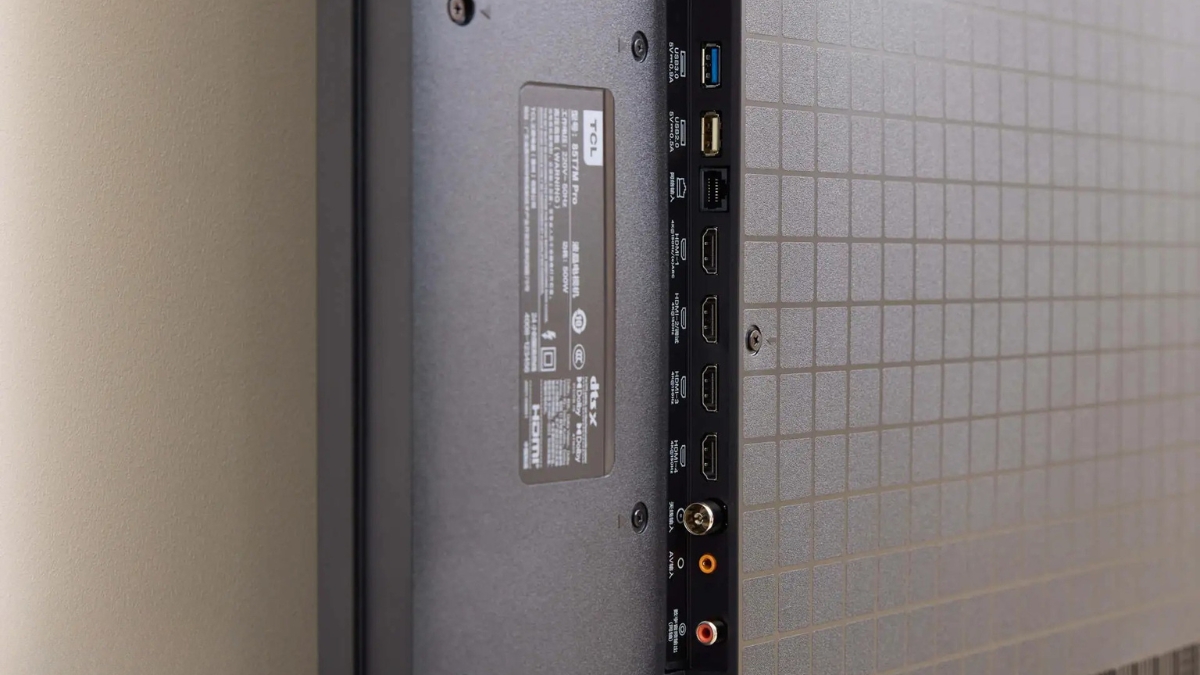 Đánh giá TCL T7M Pro với hệ thống cổng HDMI 2.1 hỗ trợ gaming