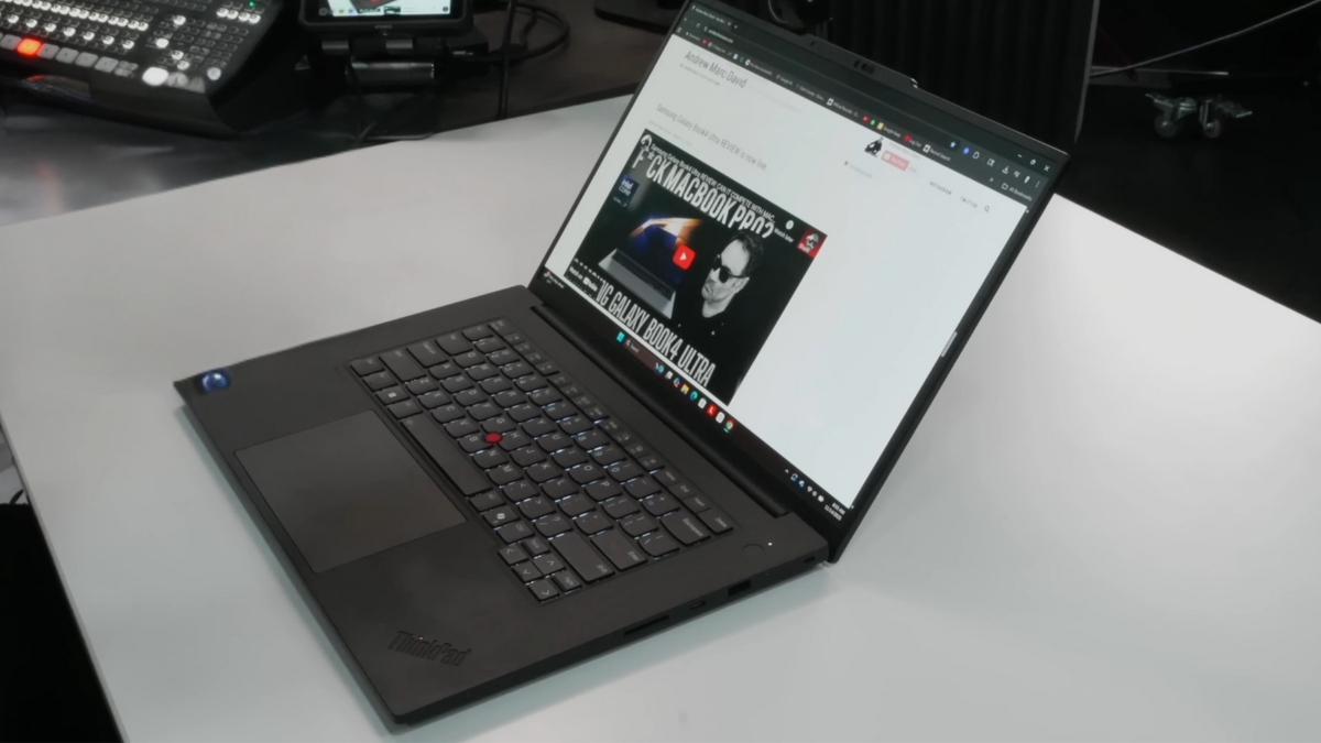 Đánh giá ThinkPad P1 Gen 8 khả năng tản nhiệt êm ái máy chỉ ấm nhẹ khi tải nặng