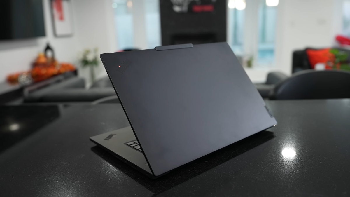Đánh giá ThinkPad P1 Gen 8 thiet ke den nham mong nhe ben bi chuan MIL STD 810H