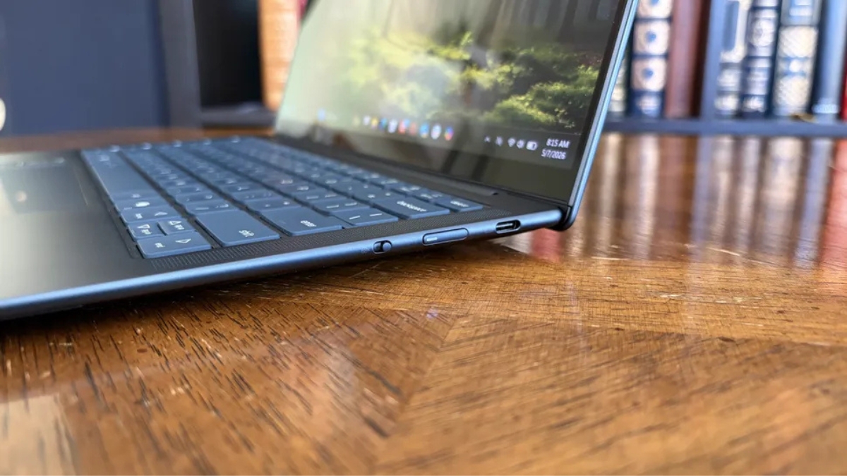 Đánh giá Lenovo Yoga Slim 7x với thiết kế cạnh bên mỏng nhẹ và công tắc e-shutter vật lý
