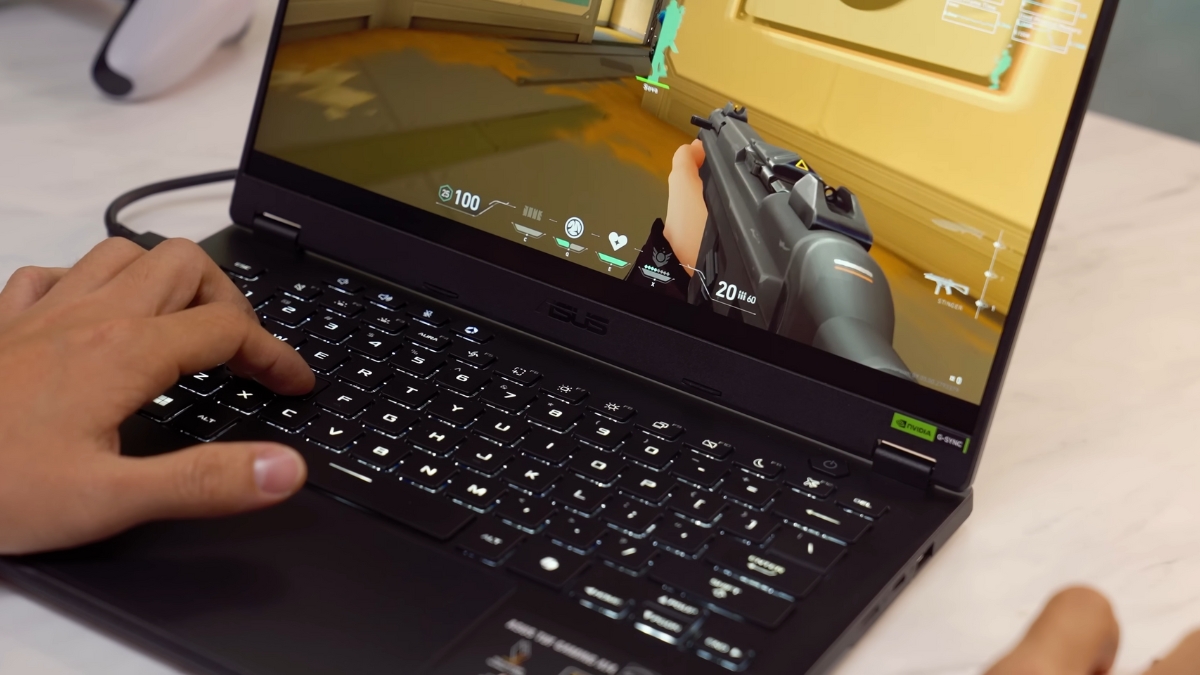 Laptop ASUS TUF Gaming A14 FA401WV-RG062WS với màn hình 14 inch 2.5K, tần số quét 165Hz, viền mỏng, hình ảnh sắc nét, thích hợp chơi game và làm việc sáng tạo, dễ mang theo