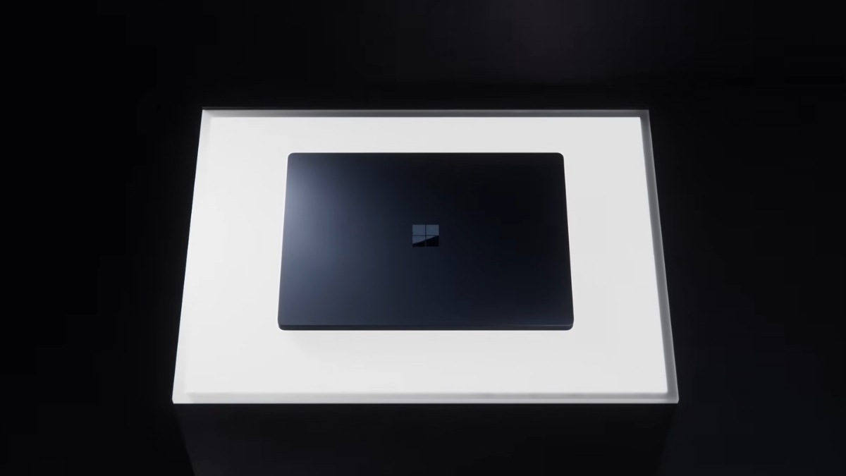 Microsoft trình làng Surface Laptop Ultra với tham vọng nâng tầm Windows ARM hiệu năng cao