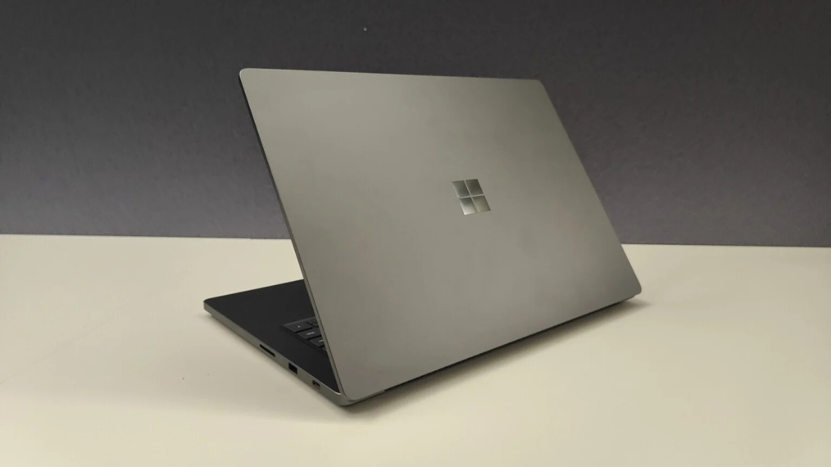 Những sản phẩm xuất sắc nhất Computex 2026 với Microsoft Surface Laptop Ultra trang bị nền tảng Nvidia RTX Spark và màn hình mini-LED 15 inch