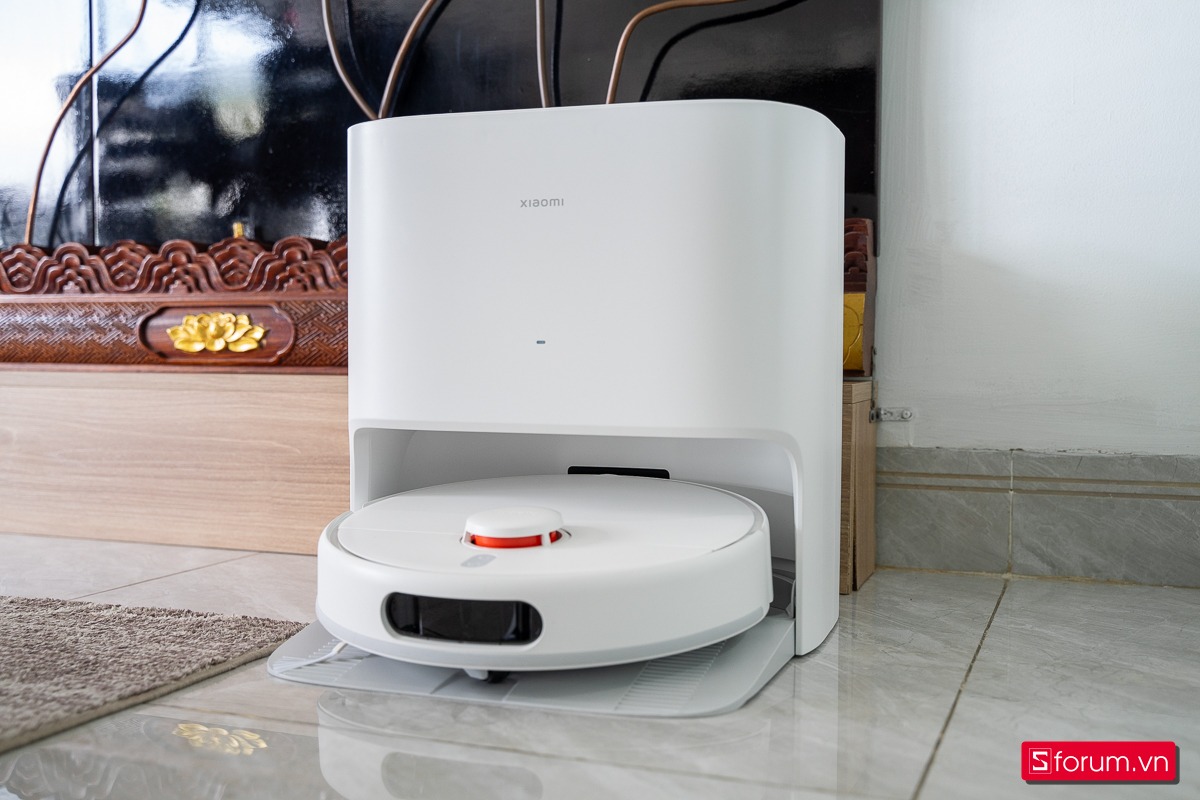 Xiaomi Vacuum X20 với trạm sạc đa năng có khả năng tự giặt và sấy khô giẻ lau, trang bị điều hướng laser LDS và cảm biến chống rơi.