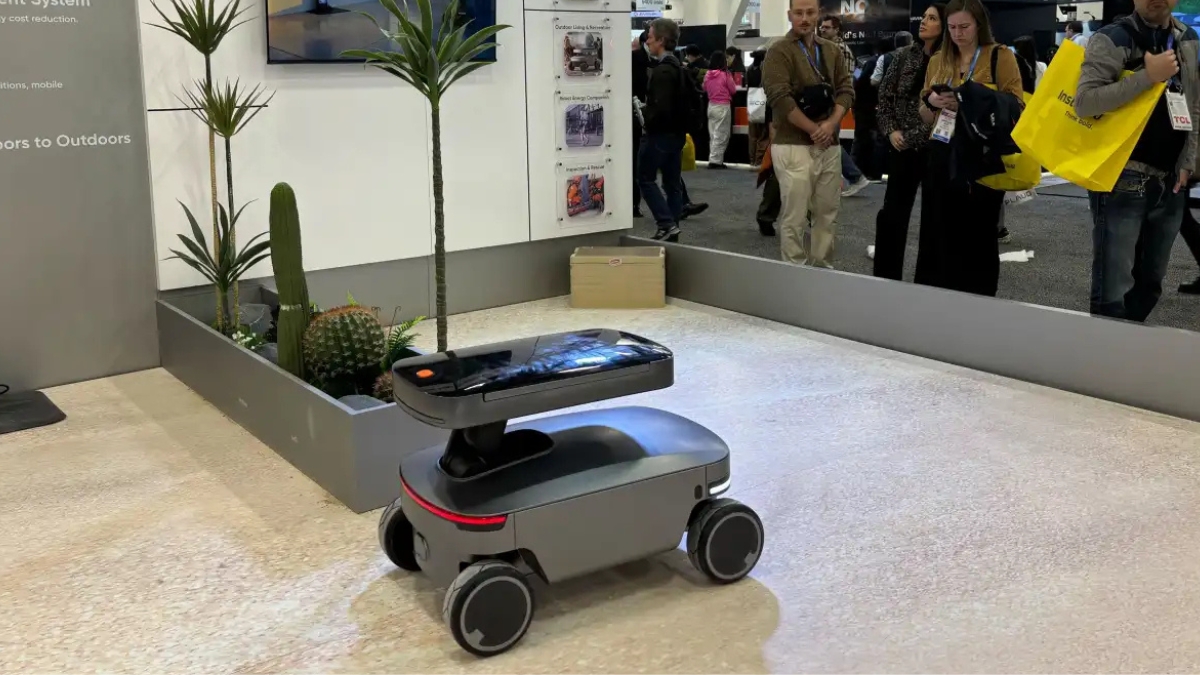 Tổng hợp những sản phẩm độc đáo nhất tại CES 2026 với robot năng lượng mặt trời Jackery Solar Mars Bot