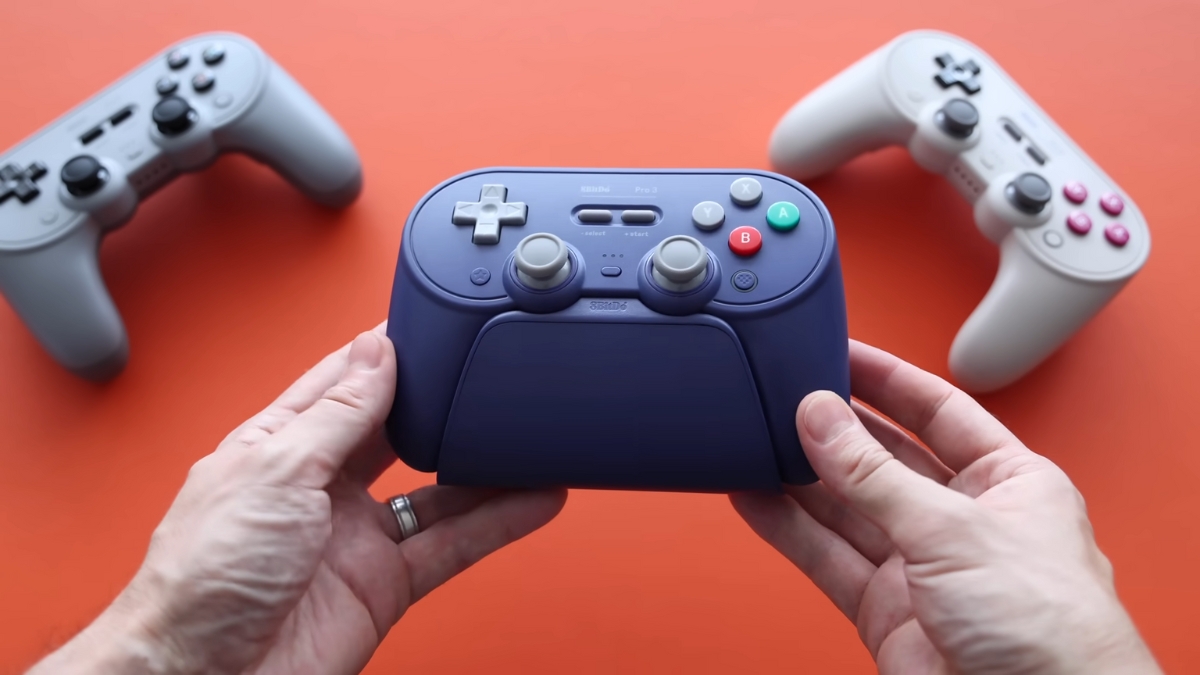 Trên tay 8BitDo Pro 3 phiên bản nâng cấp đáng chú ý với dock sạc