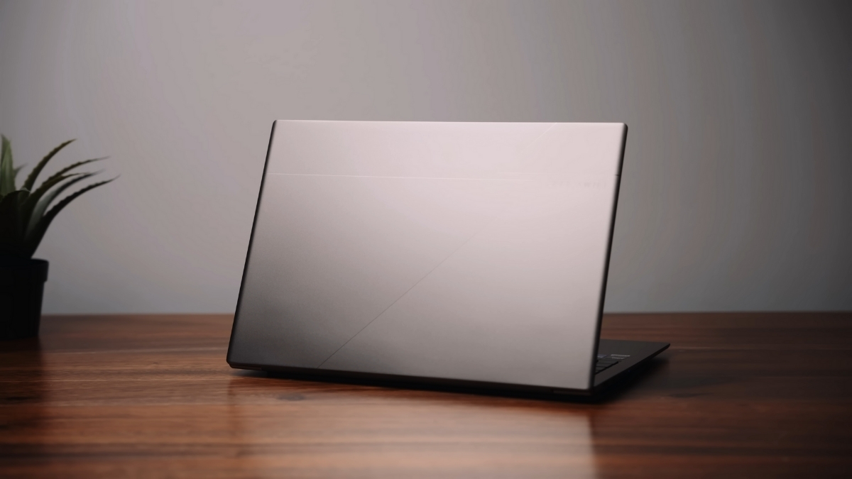 Trên tay Acer Swift 16 AI 2026: Màn hình lớn, thiết kế gọn và tham vọng AI hóa trải nghiệm