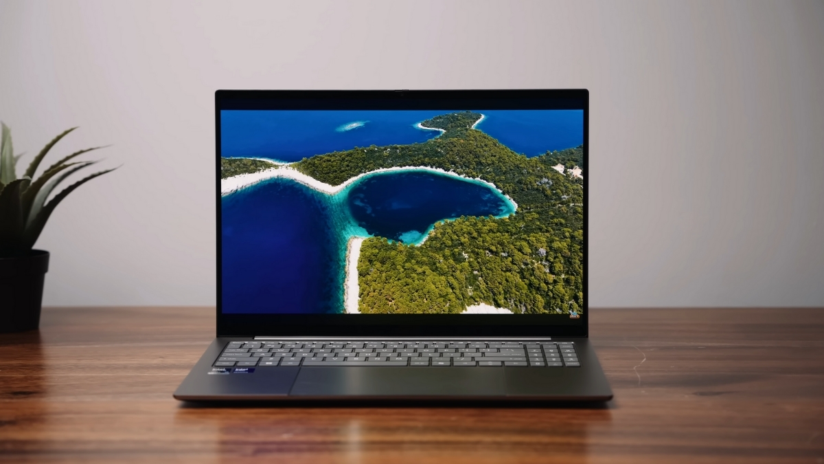 Trên tay Acer Swift 16 AI 2026 với màn hình OLED 3K 120Hz tỷ lệ 16 10