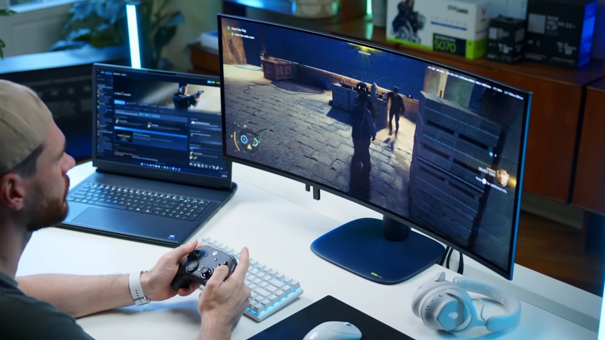 Trên tay Alienware 34 inch QD-OLED hiển thị cảnh chơi game 007 First Light với chất lượng hình ảnh mượt mà nhờ DLSS và frame generation