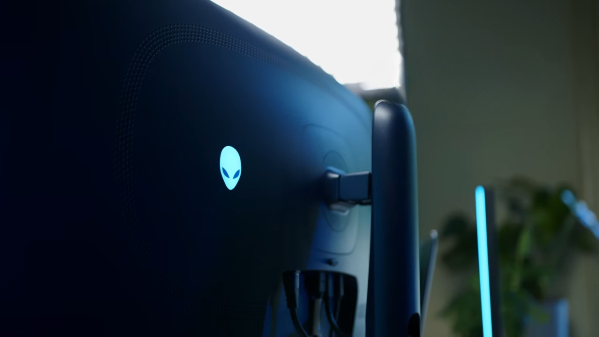 Trên tay Alienware 34 inch QD-OLED: Màn hình Ultrawide “đỉnh chóp” với tấm nền OLED, 280Hz và màu sắc ấn tượng