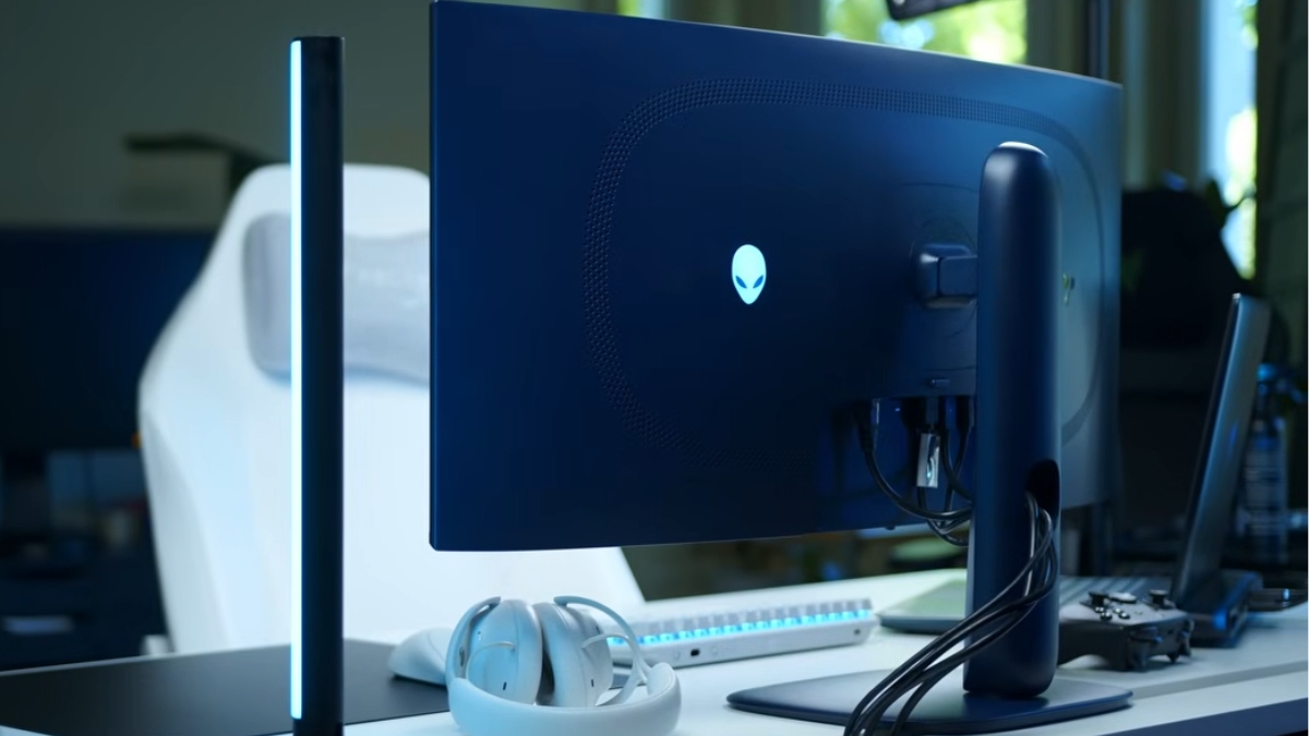 Trên tay Alienware 34 inch QD-OLED với thiết kế hoàn thiện cao cấp, bề mặt và khung máy chắc chắn mang phong cách gaming hiện đại