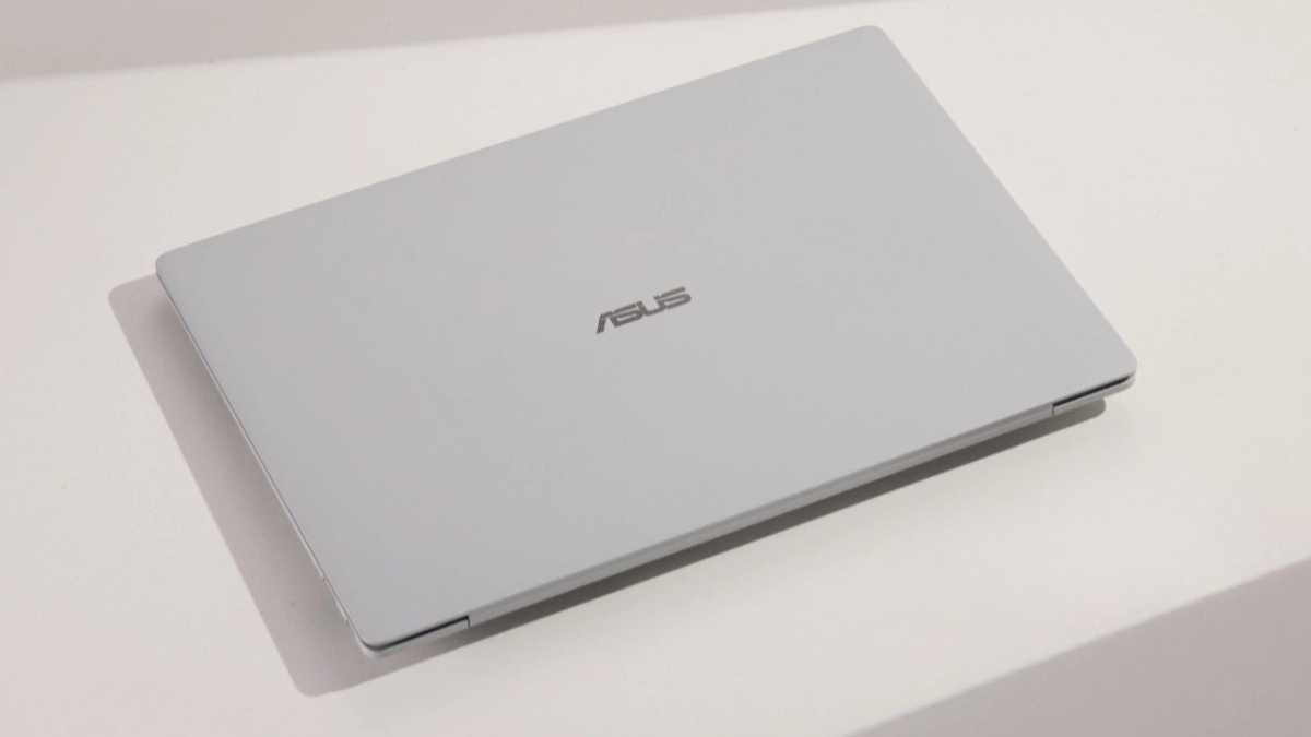 Trên tay ASUS Dawn Ultra: Laptop trong mơ với cấu hình khủng, Touchpad như MacBook, màn hình như iPad Pro, 1.1kg