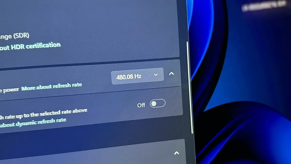 Trên tay Asus ROG Strix XG32UQWMS hiển thị tần số quét 480Hz ở chế độ Dual Mode