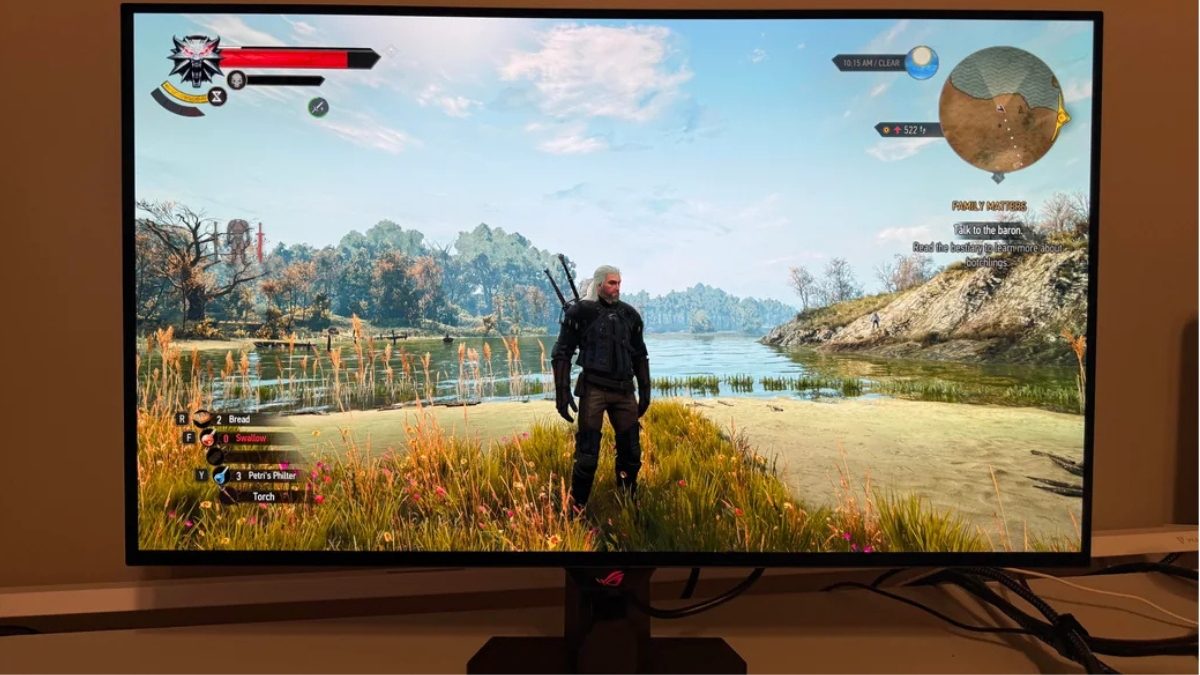 Trên tay Asus ROG Strix XG32UQWMS hiển thị nội dung HDR với màu sắc sống động và độ tương phản cao