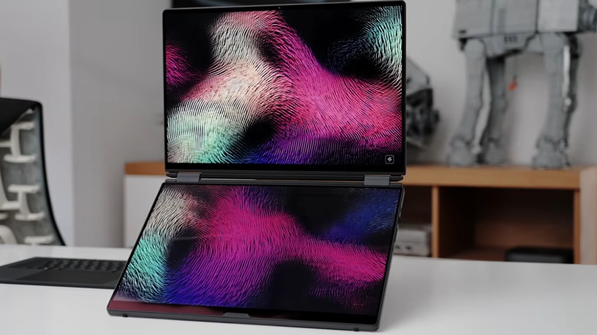 Trên tay ASUS ROG Zephyrus Duo với màn hình phụ ScreenPad Plus hỗ trợ đa nhiệm