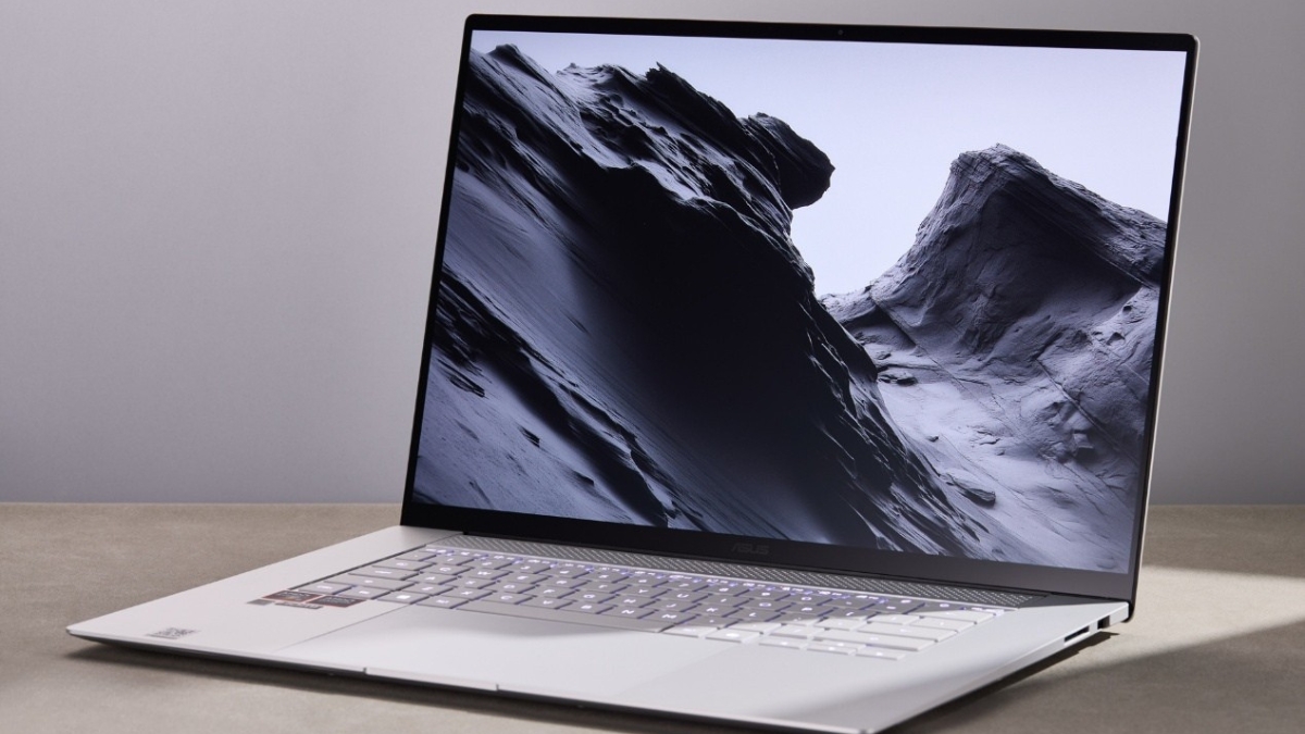 Trên tay ASUS Zenbook 16 Air 2026 Ryzen Edition với màn hình OLED 16 inch 2.8K, viền mỏng ba cạnh.