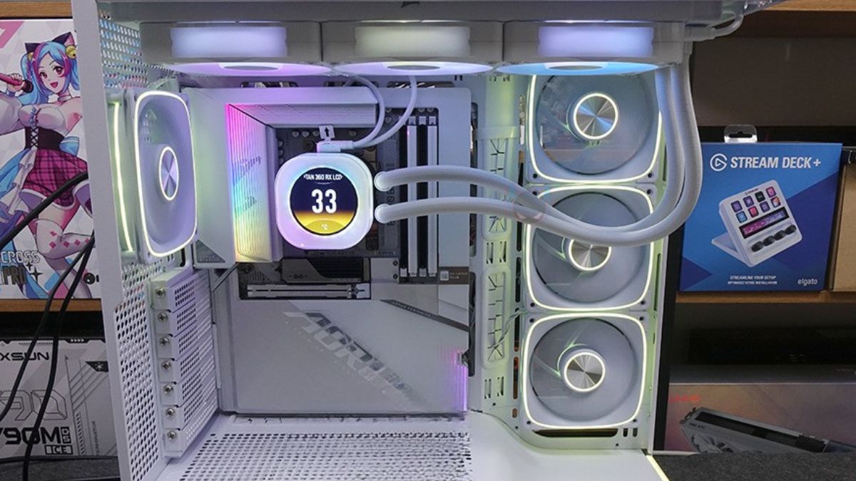 Trên tay Corsair iCUE LINK TITAN 360 RX LCD với thiết kế hoàn thiện và hệ thống RGB nổi bật.