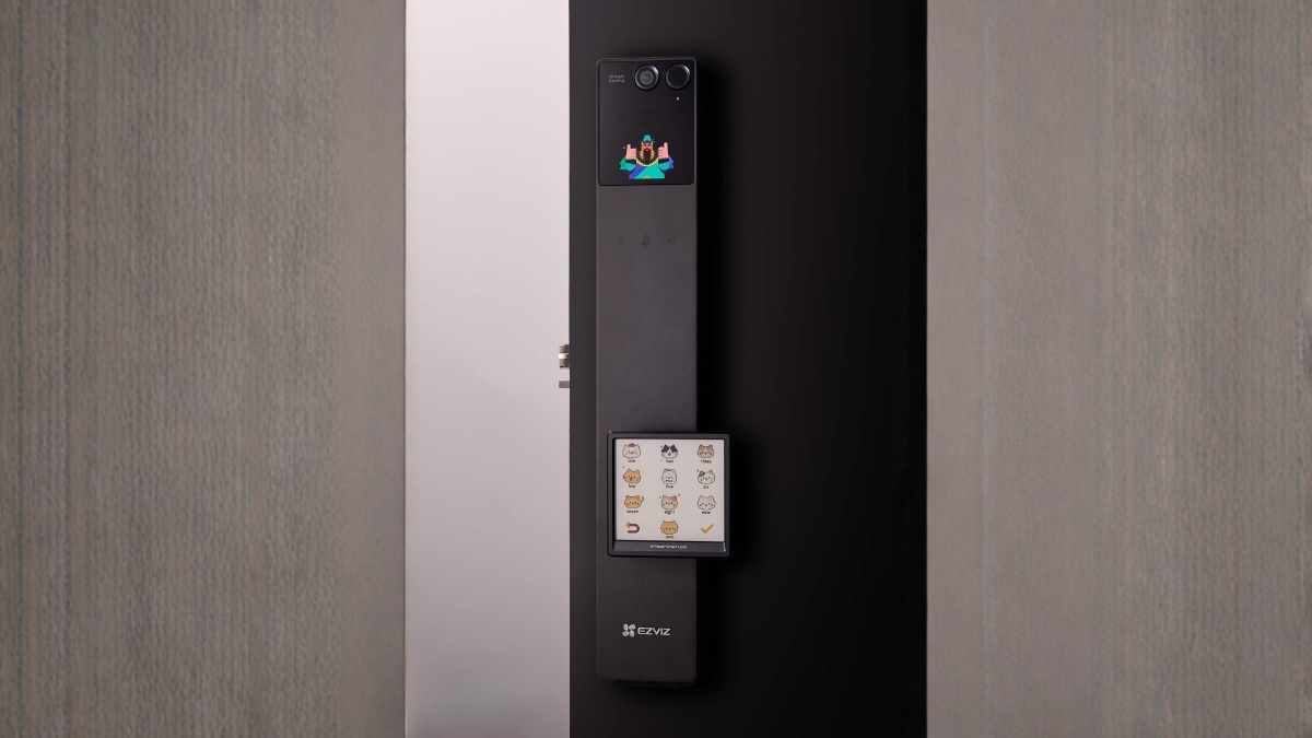 Trên tay Ezviz Y5000FVX Ultra: Thiết kế ba màn hình độc đáo, tích hợp AI bảo mật thế hệ mới Trên tay Ezviz Y5000FVX Ultra: Thiết kế ba màn hình độc đáo, tích hợp AI bảo mật thế hệ mới