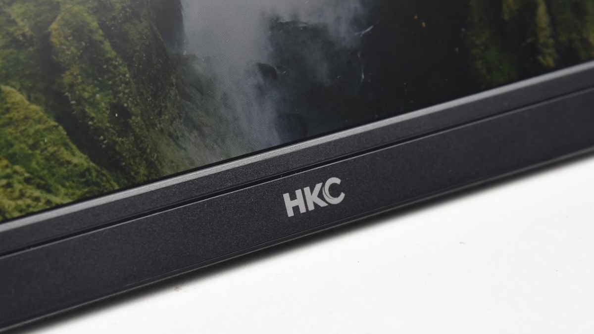 Trên tay HKC Yuexiang 16F1 với thiết kế màn hình di động nhỏ gọn dành cho người dùng laptop