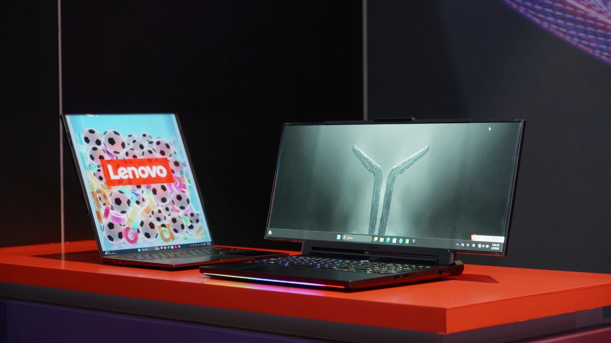 Trên tay concept laptop gaming màn hình cuộn 24inch của Lenovo được trình diễn tại CES 2026 với màn hình OLED có thể mở rộng từ 16 inch lên 24 inch