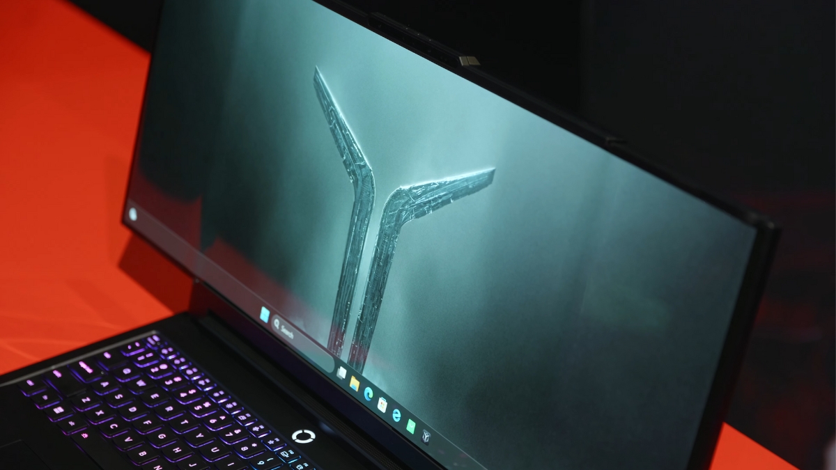 Trên tay concept laptop gaming màn hình cuộn 24inch của Lenovo với cơ chế mở rộng và thu gọn màn hình chỉ bằng một phím bấm