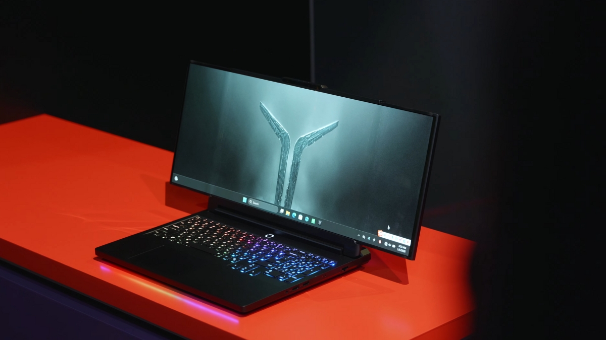 Trên tay laptop gaming màn hình cuộn 24inch của Lenovo: Bất ngờ lớn tại CES 2026