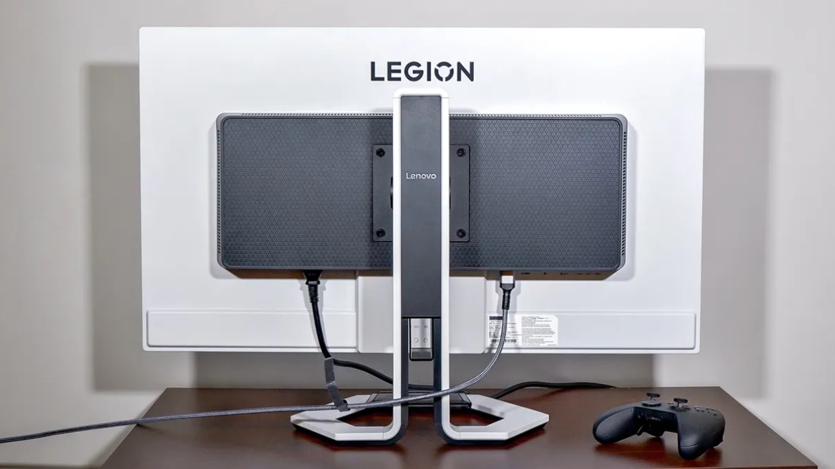 Trên tay Lenovo Legion OLED 4K 240Hz với chân đế điều chỉnh độ cao và góc nghiêng