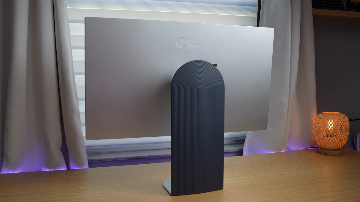 Trên tay LG UltraFine Evo 6K 32 inch thiết kế tối giản viền mỏng