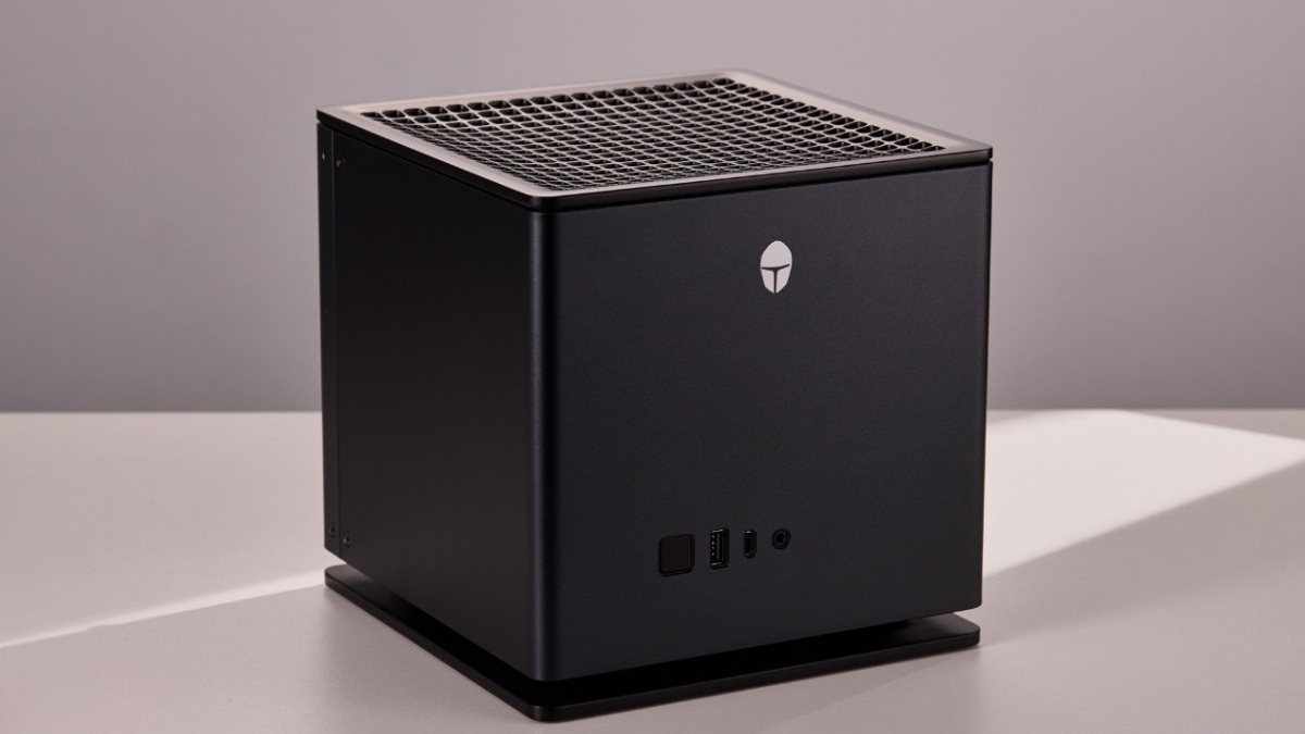 Trên tay máy trạm AI mini Thunderobot: mini PC này có cả tản nhiệt nước, kích thước nhỏ gọn nhưng nặng, giá hơn trăm triệu Trên tay máy trạm AI mini Thunderobot: mini PC này có cả tản nhiệt nước, kích thước nhỏ gọn nhưng nặng, giá hơn trăm triệu