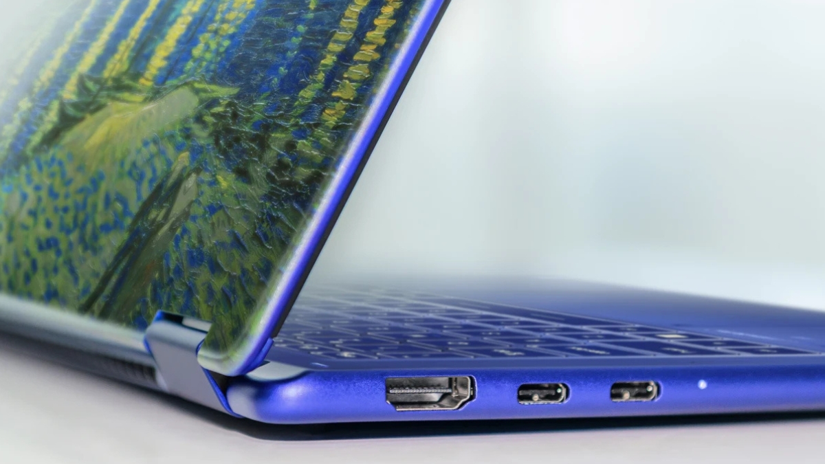 Trên tay MSI Prestige 14 Flip AI+ Van Gogh Edition với cổng HDMI 2.1 và hai cổng Thunderbolt 4