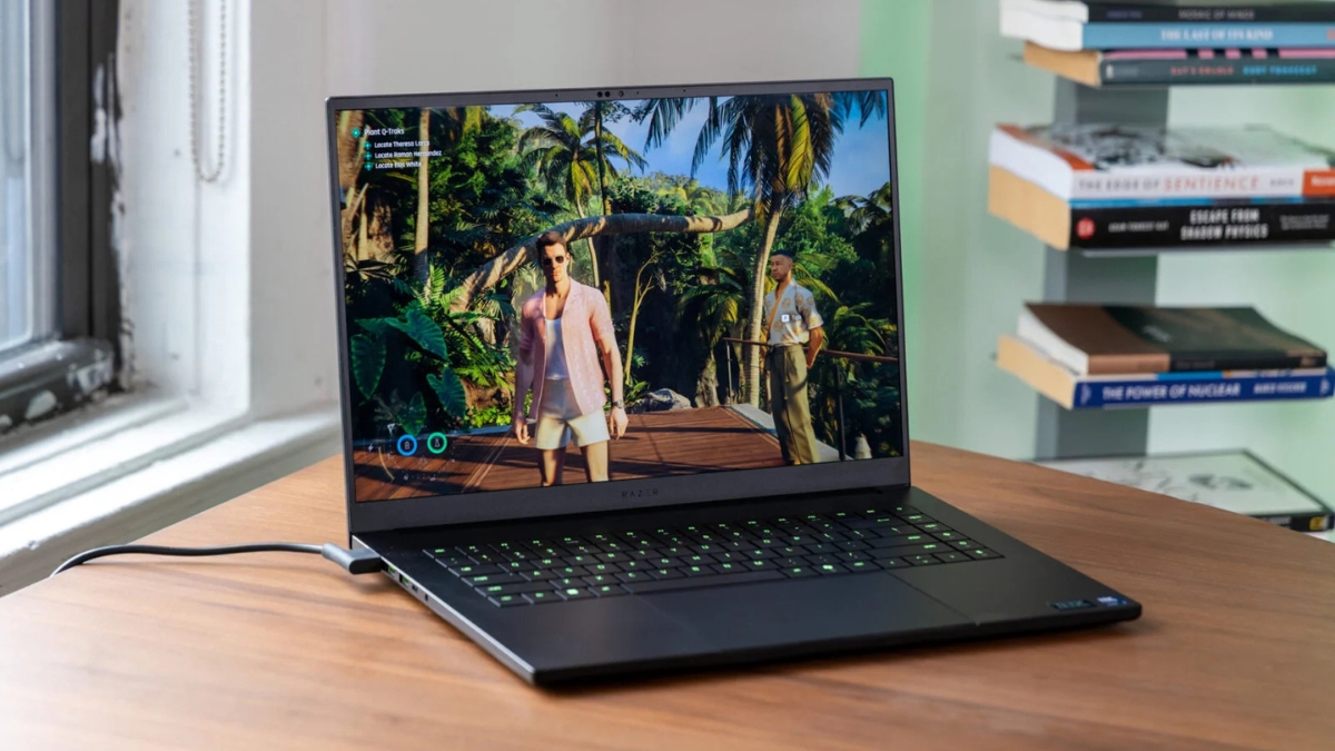 Trên tay Razer Blade 16 (2026) mang đến sự cân bằng giữa hiệu năng mạnh mẽ và tính di động.