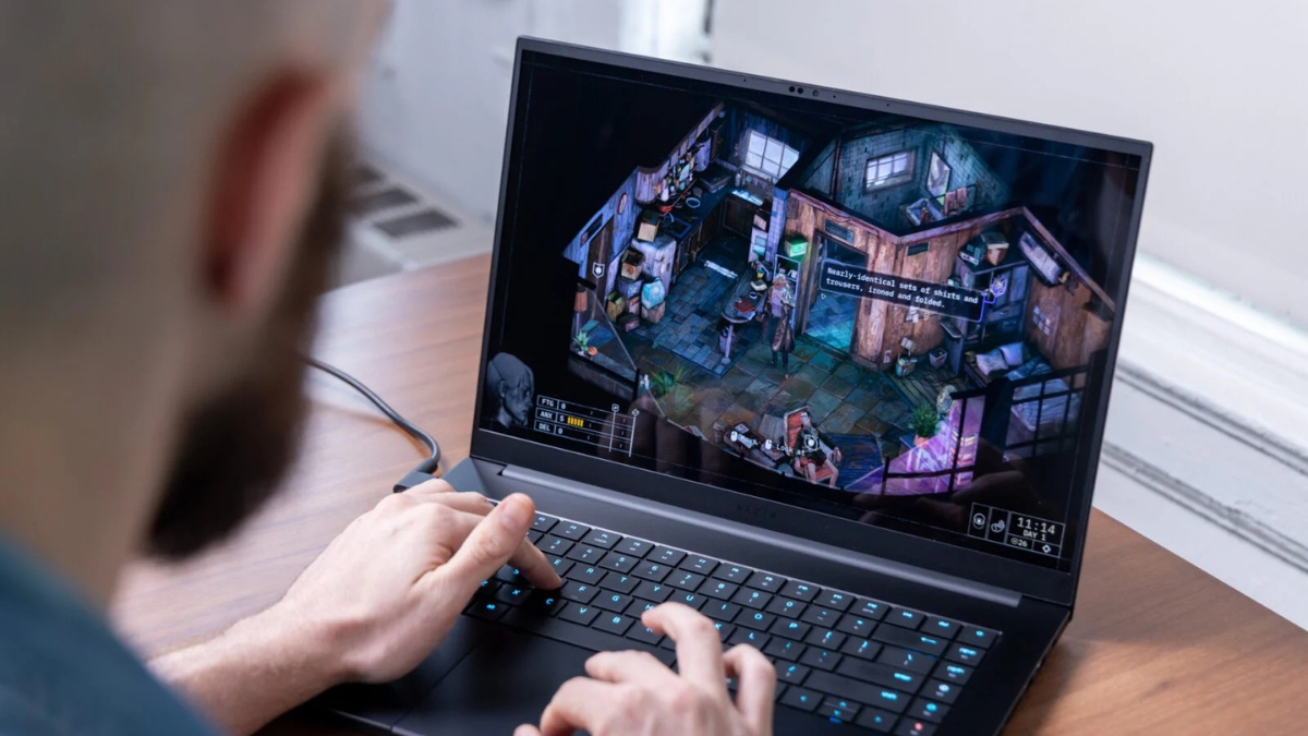 Trên tay Razer Blade 16 (2026) với hiệu năng gaming mạnh mẽ từ GPU NVIDIA GeForce RTX 5090 Laptop.