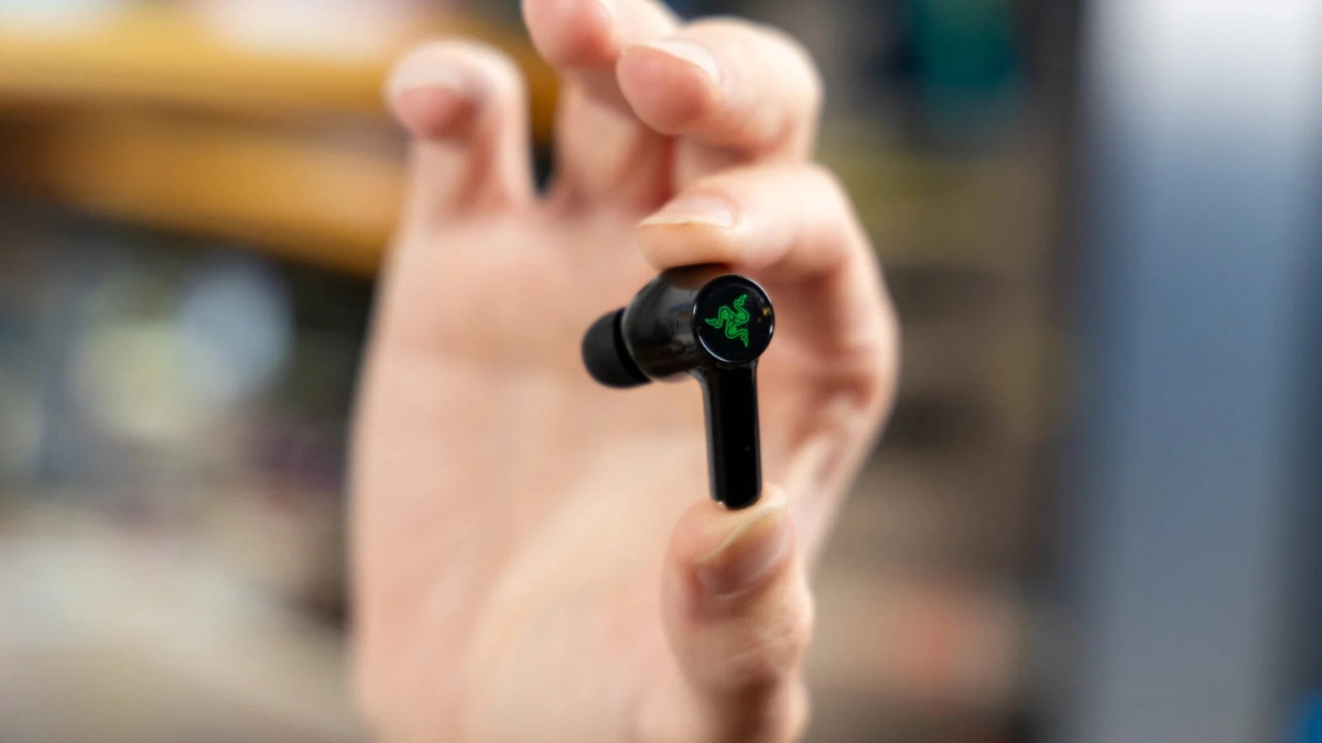 Trên tay Razer Hammerhead V3 HyperSpeed với thiết kế gaming và kết nối HyperSpeed Wireless