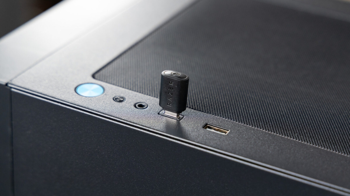 Trên tay Razer Hammerhead V3 HyperSpeed với USB-C dongle HyperSpeed Wireless độ trễ thấp